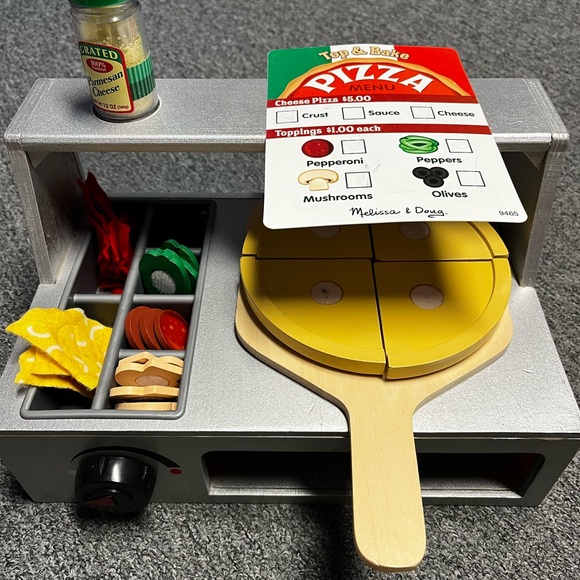 Melissa & Doug Top & Bake Pizza Counter - Picture 2 of 9